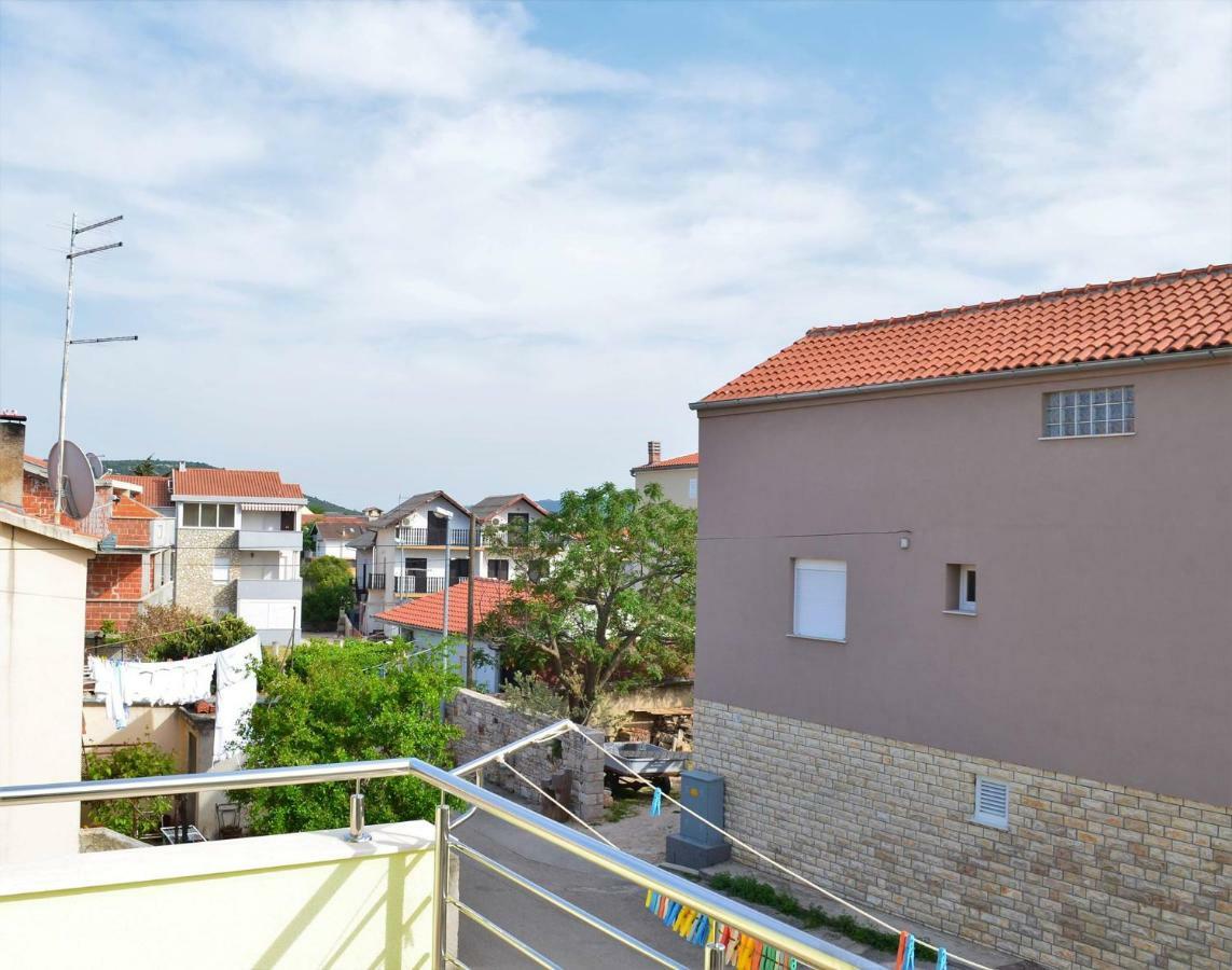 Apartman Rosa Pirovac Eksteriør bilde