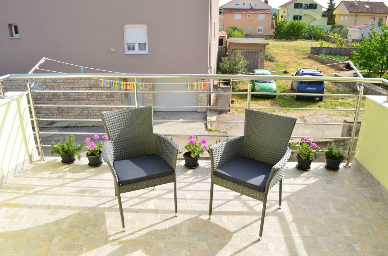 Apartman Rosa Pirovac Eksteriør bilde