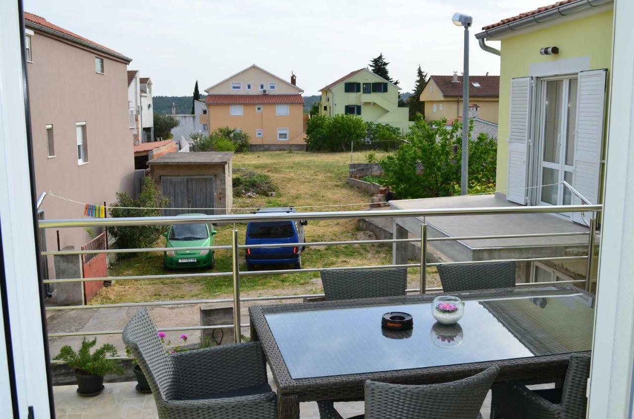Apartman Rosa Pirovac Eksteriør bilde
