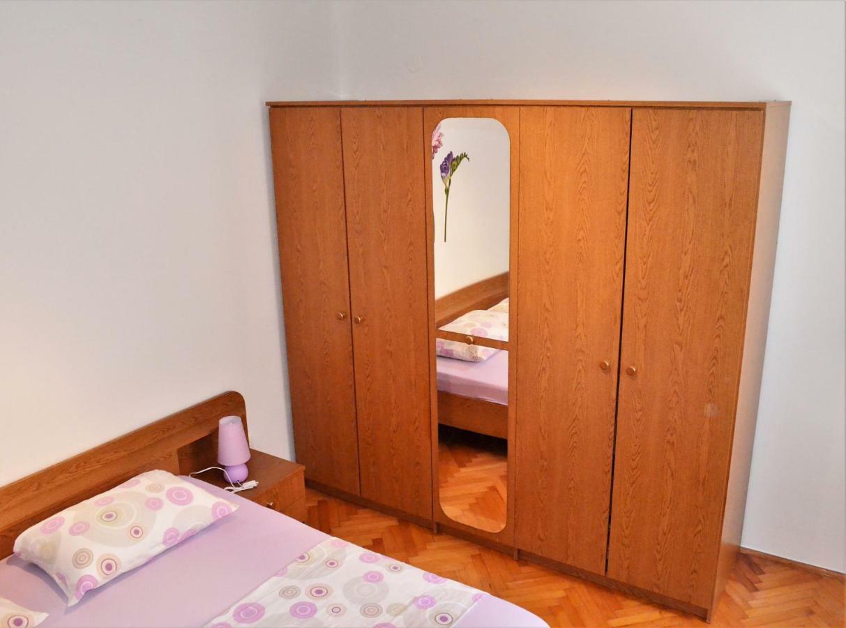 Apartman Rosa Pirovac Eksteriør bilde